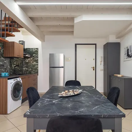 Guesthost - San Giuliano 81 *