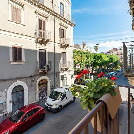 Guesthost - San Giuliano 81 Κατάνια