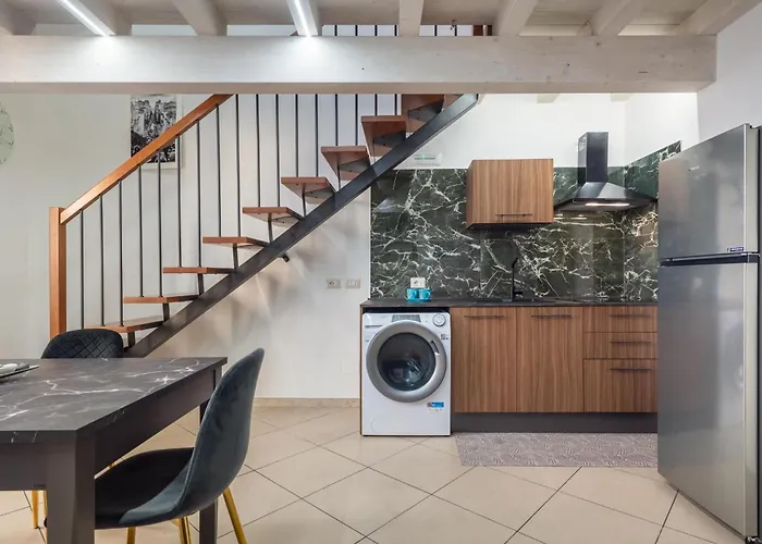 Guesthost - San Giuliano 81 Διαμέρισμα *